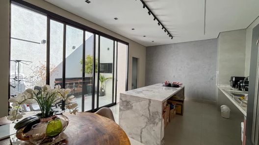 Casa de Condomínio com 4 Quartos à venda, 170m² no Jardim Sul, Uberlândia