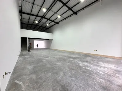 Galpão/Depósito/Armazém para alugar, 340m² no Parque Oratório, Santo André
