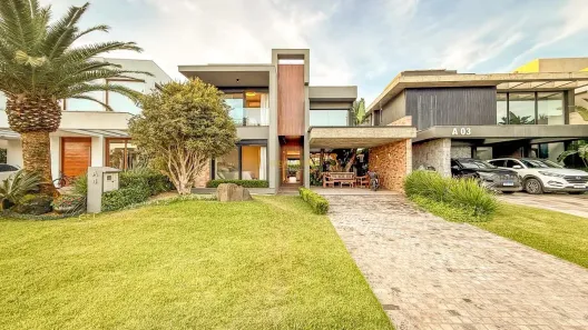 Casa de Condomínio com 5 Quartos à venda, 300m² no , Capão da Canoa