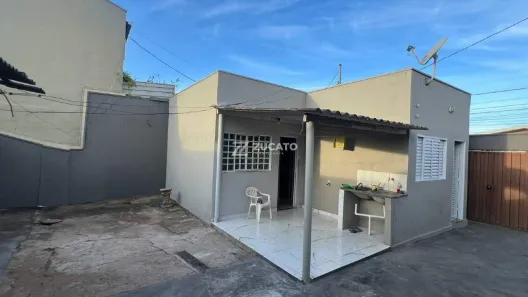 Casa com 3 Quartos para alugar, 77m² no Vila Nossa Senhora Aparecida, Uberaba