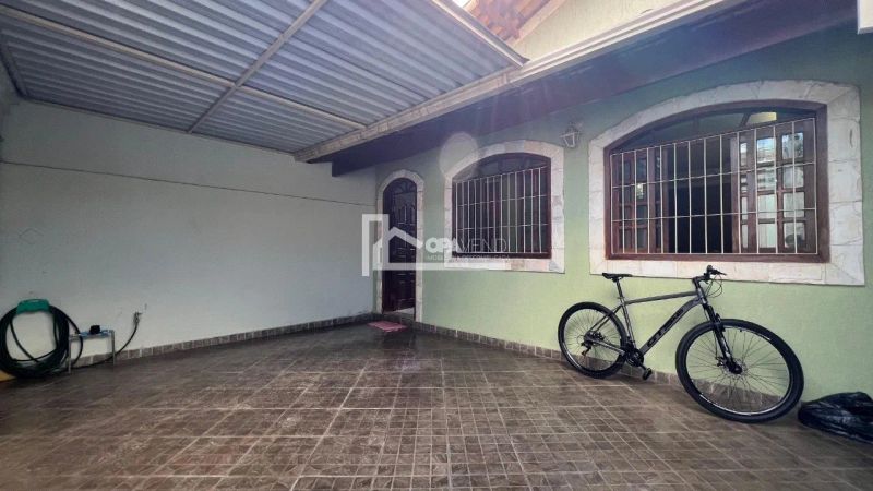 Casa com 4 quartos — Copacabana, Belo Horizonte