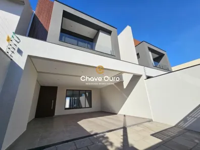 Sobrado com 3 Quartos à venda, 230m² no Maria Luiza, Cascavel