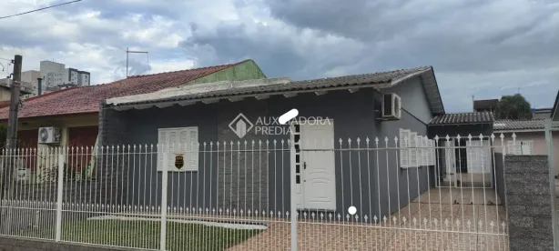 Casa com 4 Quartos à venda, 220m² no Vila Monte Carlo, Cachoeirinha