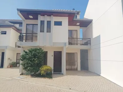 Casa de Condomínio com 3 Quartos à venda, 120m² no Tarumã, Curitiba