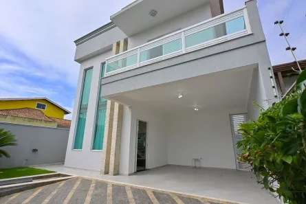 Sobrado com 4 Quartos à venda, 183m² no Balneario Tres Marias, Peruíbe