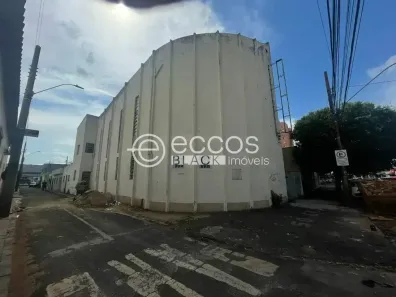 Lote/Terreno à venda, 299m² no Martins, Uberlândia