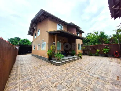 Sobrado com 4 Quartos à venda, 351m² no Loteamento Morada do Mar, Caraguatatuba