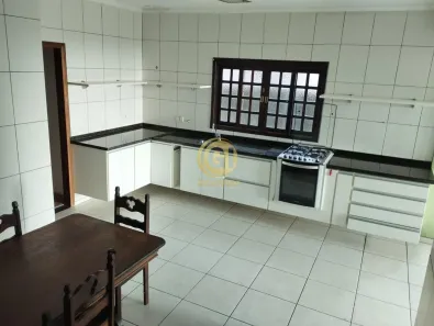 Sobrado com 5 Quartos à venda, 120m² no Parque Califórnia, Jacareí