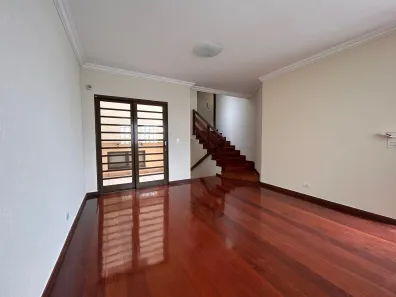 Casa com 3 Quartos para alugar, 200m² no Universitário, Londrina