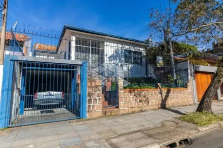 Casa com 5 Quartos à venda, 220m² no Cavalhada, Porto Alegre