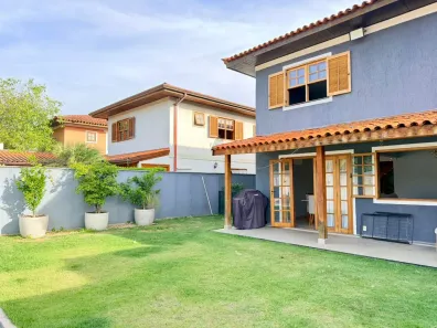Casa de Condomínio com 3 Quartos à venda, 200m² no São Paulo II, Cotia
