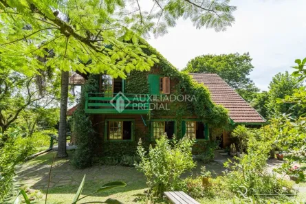 Casa de Condomínio com 3 Quartos à venda, 300m² no Lomba do Pinheiro, Porto Alegre
