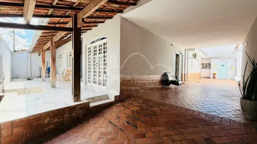 Casa com 3 Quartos à venda, 219m² no Alípio de Melo, Belo Horizonte