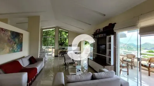 Casa de Condomínio com 4 Quartos à venda, 260m² no Charitas, Niterói