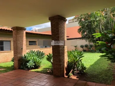 Casa com 4 Quartos à venda, 436m² no Centro, Uberaba