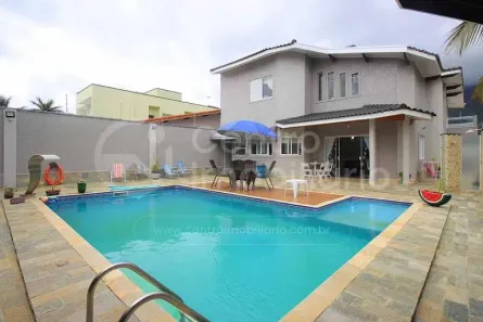 Casa com 4 Quartos à venda, 400m² no Centro, Peruíbe
