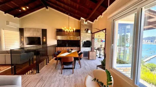 Casa de Condomínio com 3 Quartos à venda, 200m² no Canto da Praia, Itapema