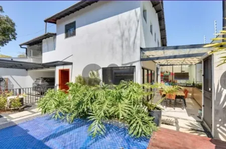 Casa com 4 Quartos à venda, 240m² no Santo Amaro, São Paulo