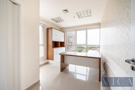 Sala Comercial para venda ou aluguel, 63m² no Sítio Tamboré Alphaville, Barueri