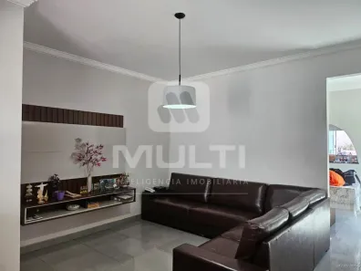 Casa com 4 Quartos à venda, 212m² no Cidade Jardim, Uberlândia