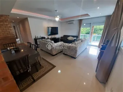 Casa com 3 Quartos à venda, 309m² no Hípica, Porto Alegre