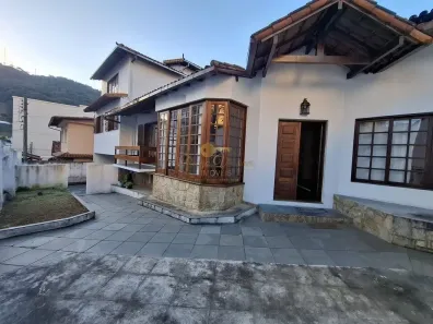 Casa com 5 Quartos à venda, 296m² no Várzea, Teresópolis