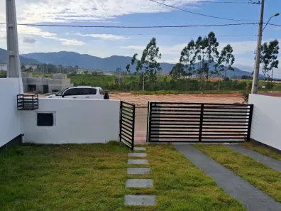 Casa com 2 Quartos à venda, 75m² no Areias de Baixo, Governador Celso Ramos