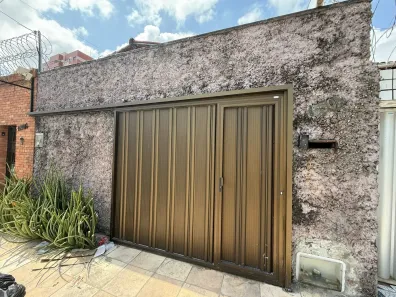 Casa com 2 Quartos para alugar, 120m² no Varjota, Fortaleza