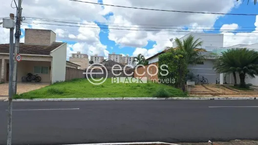 Lote/Terreno à venda, 332m² no Jardim Inconfidência, Uberlândia