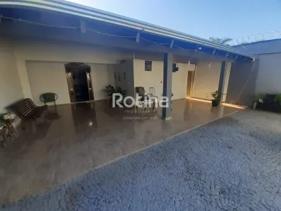 Casa com 3 Quartos à venda, 250m² no Jardim Karaíba, Uberlândia