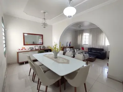 Casa com 3 Quartos à venda, 218m² no Dom Bosco, Belo Horizonte