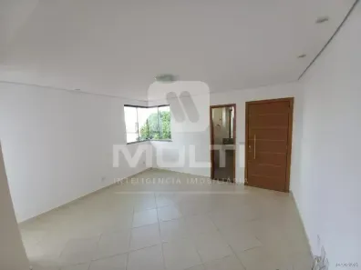 Apartamento com 3 Quartos para alugar, 130m² no Bom Jesus, Uberlândia
