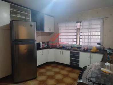 Sobrado com 3 Quartos à venda, 240m² no Jardim Araguaia, Mauá