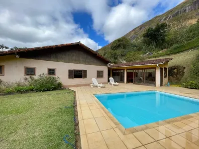 Casa com 3 Quartos à venda, 200m² no Cuiabá, Petrópolis