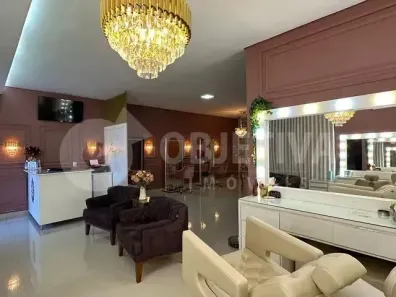 Casa com 5 Quartos à venda, 270m² no Novo Mundo, Uberlândia