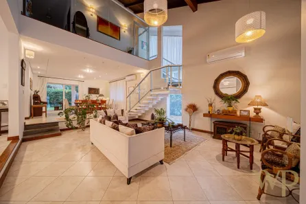 Casa com 4 Quartos à venda, 460m² no América, Joinville