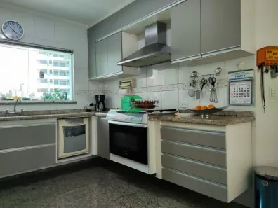 Sobrado com 4 Quartos à venda, 288m² no Vila Gilda, Santo André