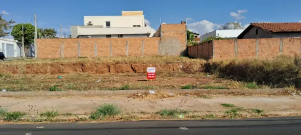 Lote/Terreno à venda, 218m² no Jardim Indaiá, Araraquara