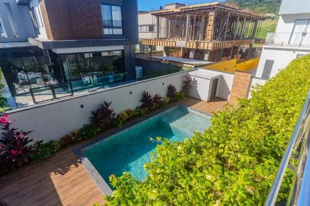 Casa de Condomínio com 4 Quartos à venda, 378m² no Santa Regina, Camboriú