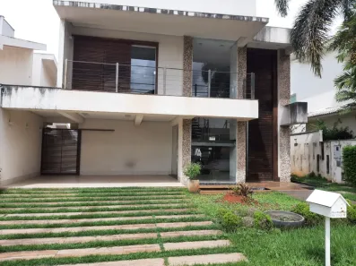 Casa de Condomínio com 4 Quartos à venda, 390m² no Jardins Madri, Goiânia