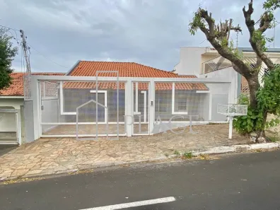 Casa com 3 Quartos para alugar, 250m² no Fragata, Marília