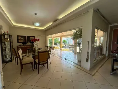 Casa com 4 Quartos à venda, 341m² no Jardim São Bento, Uberaba