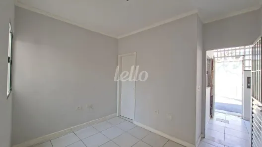 Casa com 1 Quarto para alugar, 40m² no Jardim Rossin, São Paulo