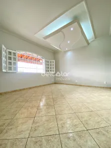 Casa com 3 Quartos para alugar, 165m² no Heliópolis, Belo Horizonte
