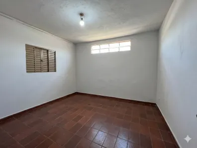 Casa com 3 Quartos à venda, 327m² no Vila Santa Helena, Goiânia