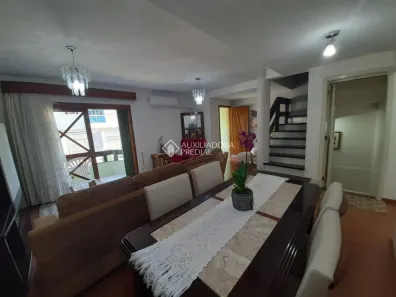 Sobrado com 3 Quartos à venda, 193m² no Vinhedos, Caxias do Sul