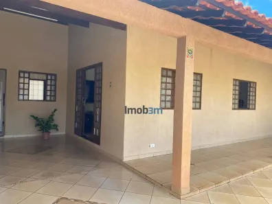 Casa com 3 Quartos para alugar, 180m² no João Paz, Londrina
