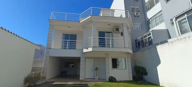 Casa com 4 Quartos à venda, 247m² no Barreiros, São José