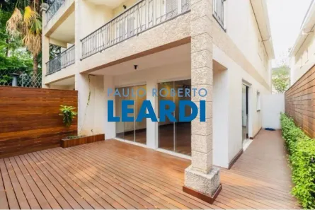Casa de Condomínio com 3 Quartos à venda, 300m² no Jardim Viana, São Paulo