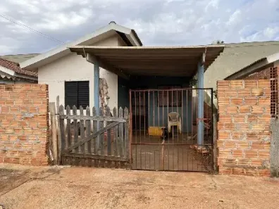 Casa com 2 Quartos à venda, 126m² no Conjunto Habitacional Milton Gavetti, Londrina